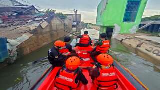 PRAMUKA BANTU PENANGAN BANJIR TAHUN BARU 2020